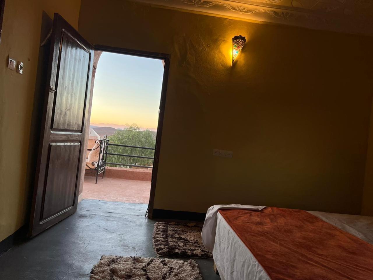Kasbah Tifoultoute Tajda Bagian luar foto